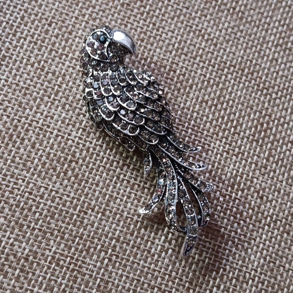 Vtg Style Parrot Brooch W/ Dark Rhinestones On Silver-tone